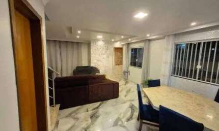 Vende-se lindo Sobrado Triplex com 4 quartos no Sítio Cercado – Excelente Oportunidade de Compra em Localização Comercial Privilegiada!