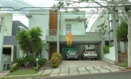 Casa com 3 suítes, 4 banheiros, garagem para 4 carros, à Venda no Condomínio Mont Blanc, Sorocaba/SP