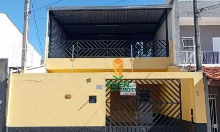 Casa com 2 quartos, sendo 1 suíte, 2 banheiros, garagem para 2 carros, para Locação na Rua Silvio Klinguelfus, Jardim Califórnia, Sorocaba/SP