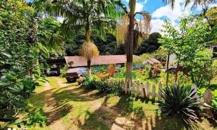 Sítio para quem busca contato com a natureza, com 5 quartos, sendo 1 suíte com hidromassagem, à Venda na Estrada Rural, Sarapuí de Cima, Piedade/SP