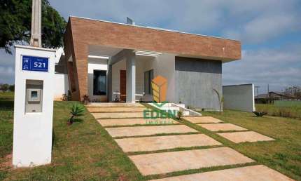Casa Térrea com 2 quartos, sendo 1 suíte, 4 banheiros, garagem para 2 carros, à Venda e Locação no Condomínio Riviera de Santa Cristina III, Itaí/SP