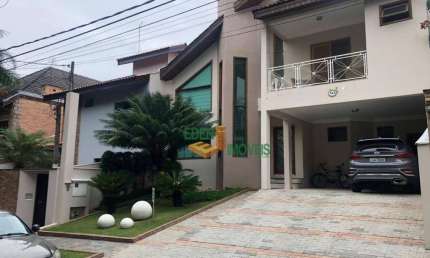 Casa com 4 quartos, sendo 3 suítes, 4 banheiros, garagem para 4 carros, à Venda no Condomínio Granja Olga I, Sorocaba/SP