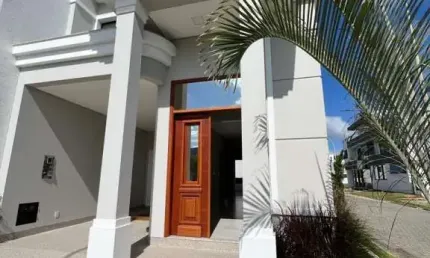 Casa em condomínio fechado com 3 quartos à venda em Deltaville, Biguaçu  por R$ 1.400.000