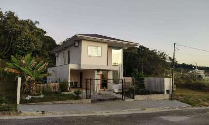 Casa com 3 quartos à venda no Loteamento Santa Catarina, Biguaçu  por R$ 790.000