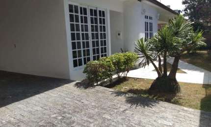Casa com 3 quartos à venda no Centro, Biguaçu  por R$ 800.000