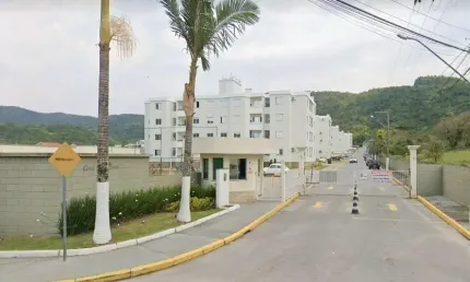 Apartamento com 2 quartos para alugar em Fundos, Biguaçu  por R$ 1.500