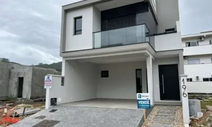 Casa em condomínio fechado com 3 quartos à venda em Deltaville, Biguaçu  por R$ 1.100.000