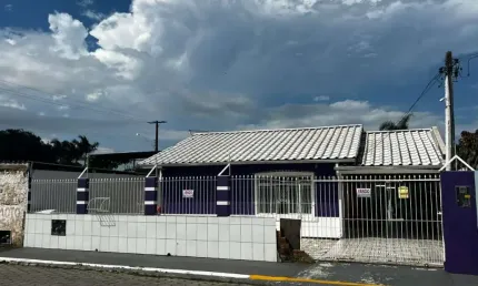 Casa com 4 quartos à venda em Rio Caveiras, Biguaçu  por R$ 550.000