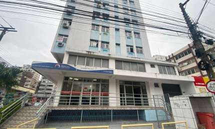 Sala comercial para alugar no Kobrasol, São José  por R$ 3.500