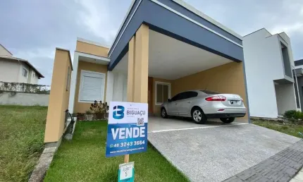 Casa em condomínio fechado com 3 quartos à venda em Deltaville, Biguaçu  por R$ 690.000