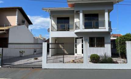 Casa com 4 quartos à venda em Rio Caveiras, Biguaçu  por R$ 1.400.000