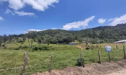 Chácara / sítio à venda no Três Riachos, Biguaçu  por R$ 325.000