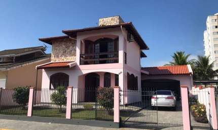 Casa com 3 quartos à venda no Centro, Biguaçu  por R$ 1.272.000