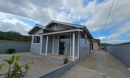Casa com 4 quartos à venda no Loteamento Santa Catarina, Biguaçu  por R$ 760.000