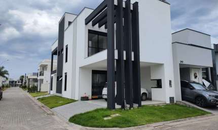 Casa em condomínio fechado com 3 quartos à venda em Deltaville, Biguaçu  por R$ 1.050.000