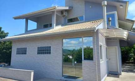 Casa com 2 quartos à venda no Areias de Baixo, Governador Celso Ramos  por R$ 850.000