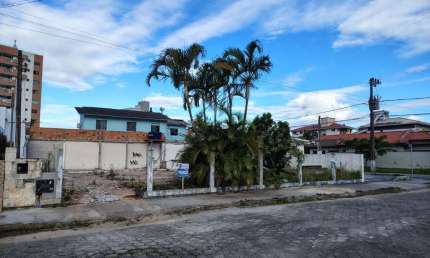 Terreno à venda em Rio Caveiras, Biguaçu  por R$ 450.000