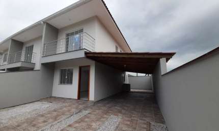 Casa com 2 quartos para alugar em Russia, Biguaçu  por R$ 2.100