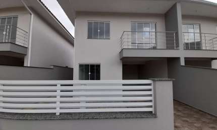 Casa com 3 quartos para alugar em Santa Cruz, Biguaçu  por R$ 2.450