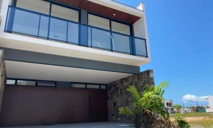 Casa em condomínio fechado com 3 quartos à venda em Deltaville, Biguaçu  por R$ 1.390.000