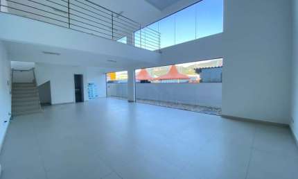 Sala comercial para alugar no Centro, Biguaçu  por R$ 7.000