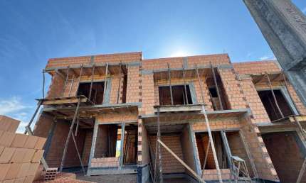 Casa com 2 quartos à venda no Sertão do Maruim, São José  por R$ 460.000