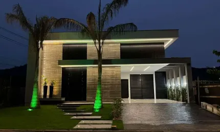 Casa em condomínio fechado com 3 quartos à venda em Pedra Branca, Palhoça  por R$ 2.550.000