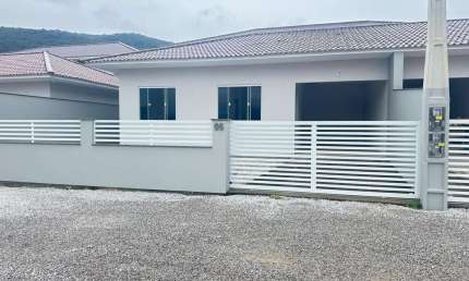 Casa com 2 quartos para alugar em Santa Cruz, Biguaçu  por R$ 1.990