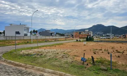 Terreno em condomínio fechado à venda em deltaville, biguaçu  por r$ 295.000