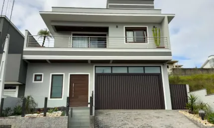 Casa com 3 quartos à venda em Universitários, Biguaçu  por R$ 1.990.000