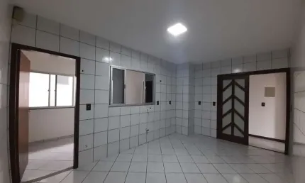 Apartamento com 2 quartos para alugar na Serraria, São José  por R$ 2.350