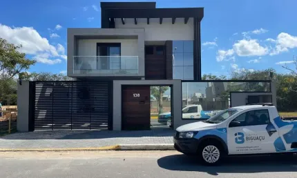 Casa com 3 quartos à venda em Deltaville, Biguaçu  por R$ 2.650.000
