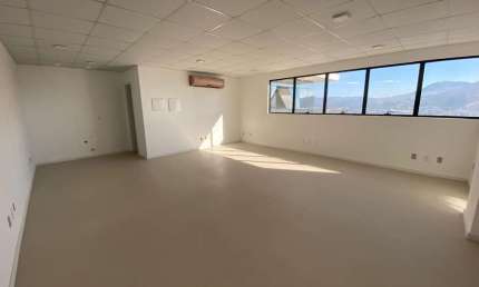 Sala comercial para alugar no Centro, Biguaçu  por R$ 3.000