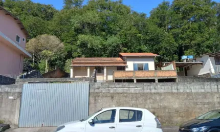 Casa com 3 quartos à venda em Fundos, Biguaçu  por R$ 465.000