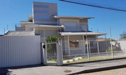 Casa com 3 quartos à venda em Rio Caveiras, Biguaçu  por R$ 2.250.000