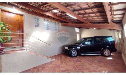 Casa com 3 quartos com 170 m² - Jardim Itacolomi - São Paulo