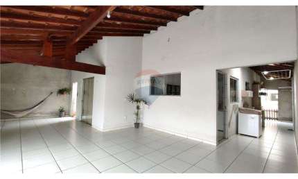 CASA A VENDA EM CONDOMINIO SANTA URSULA DE 3 QUARTOS E EDICULA DE 153 M²