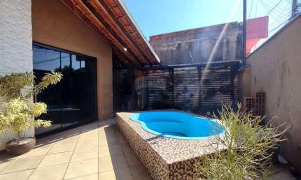 Casa com Piscina à Venda em Jardim Chaparral -Mogi Guaçu - SP