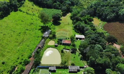 CASA  CAMPO COM 180 M2 , TERRENO com 9400 M2 com duas casas e tanque de peixe