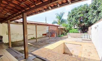 Chácara com casa, galpão e área de lazer para locação, no Machadinho!