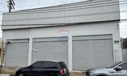 Salão Comercial/Loja/Box para Alugar, com 2 banheiros 220 m² por R$ 6.000/Mês