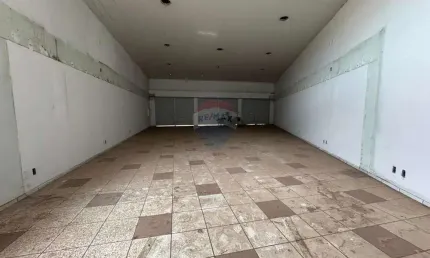 Salão Comercial/Loja/Box para Alugar, com 2 banheiros 220 m² por R$ 6.000/Mês