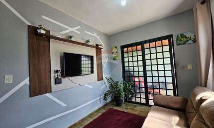 Casa espaçosa à venda na Vila Penha do Rio do Peixe – Itapira!