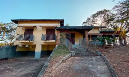Refúgio dos Sonhos na Natureza – Casa Mobiliada com Vista para as Montanhas