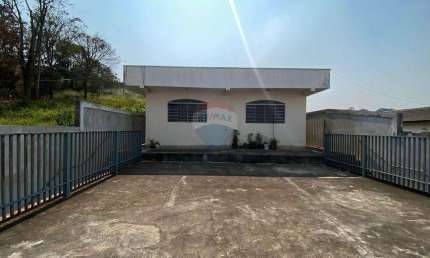 Excelente 3 casa - imóveis no local, com o total de 5 Quartos, 3 salas, 3 garagens,  3 banheiros, 258m² investimento