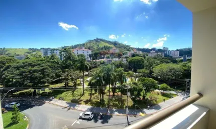 Apartamento no Centro de Serra Negra com 3 quartos, elevador e garagem 110m2