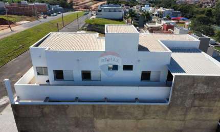 Sobrado de 3 Quartos 1 Suíte à Venda, com Salão Comercial com 2 banheiros - Jd. Santa Mônica I