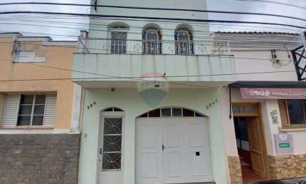 Casa Comercial em Amparo - SP, com espaço para 2(duas) Empresas ou Consultório (térreo e piso superior).