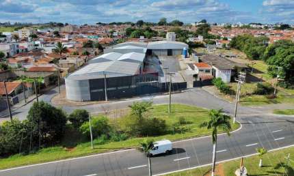 ALUGA-SE GALPÃO COMERCIAL  COM 6585,12 DE ÁREA TOTAL EM MOGI GUAÇU-SP