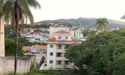 APARTAMENTO ACONCHEGANTE NO CENTRO DE LINDÓIA - S.P. (35) 999619731